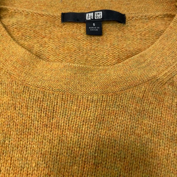 Uniqlo Mustard Yellow 100% Wool Crew Neck Long Sleeve Knit Cozy Sweater Size S - Picture 2 of 9